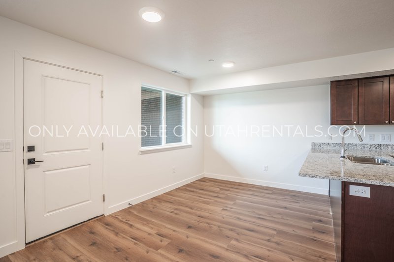Upscale Santaquin Apartment property image