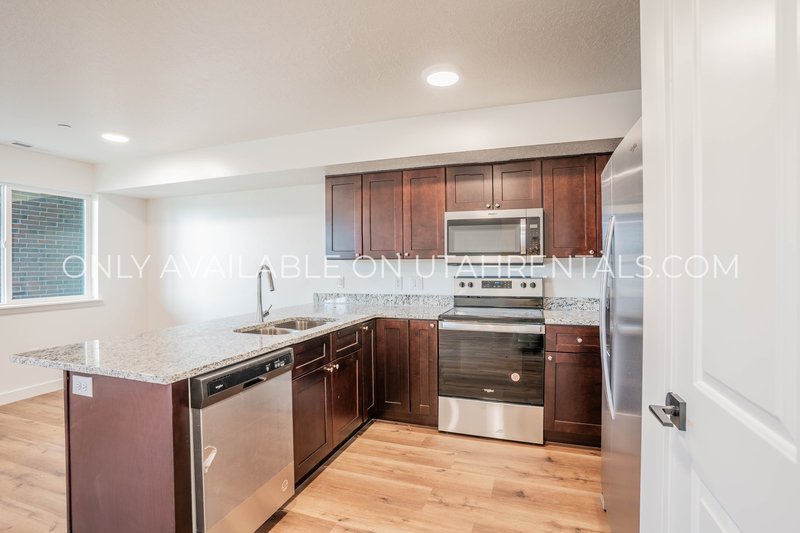 Upscale Santaquin Apartment property image