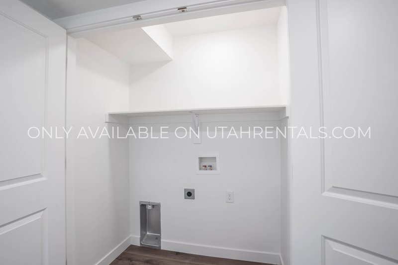 Upscale Santaquin Apartment property image