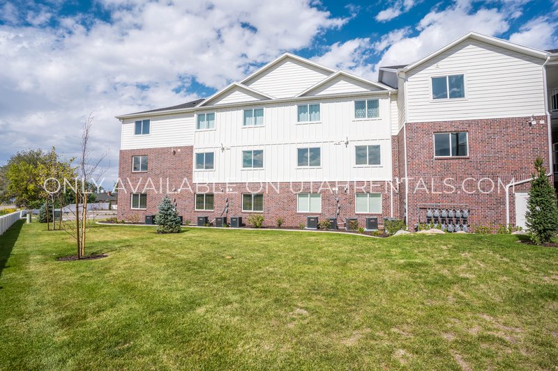 Upscale Santaquin Apartment property image