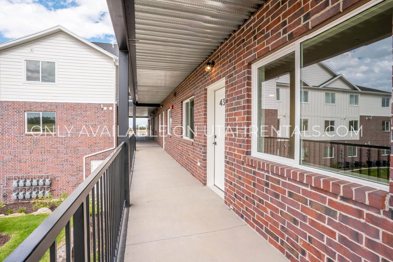 Upscale Santaquin Apartment property image