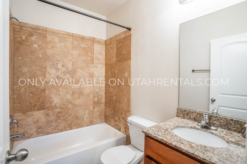 Cozy 3 bed 2 bath basement apartment. property image