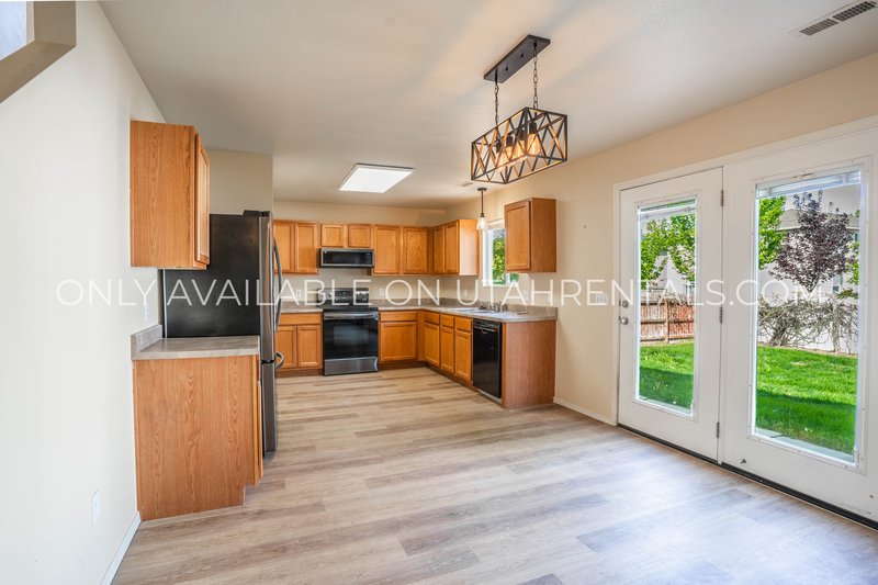 Home with a private back yard in Spanish Fork property image