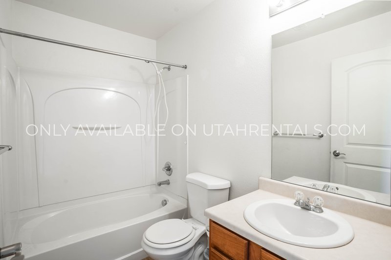 Home with a private back yard in Spanish Fork property image