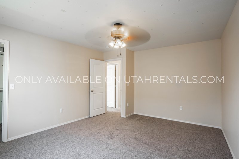 Home with a private back yard in Spanish Fork property image