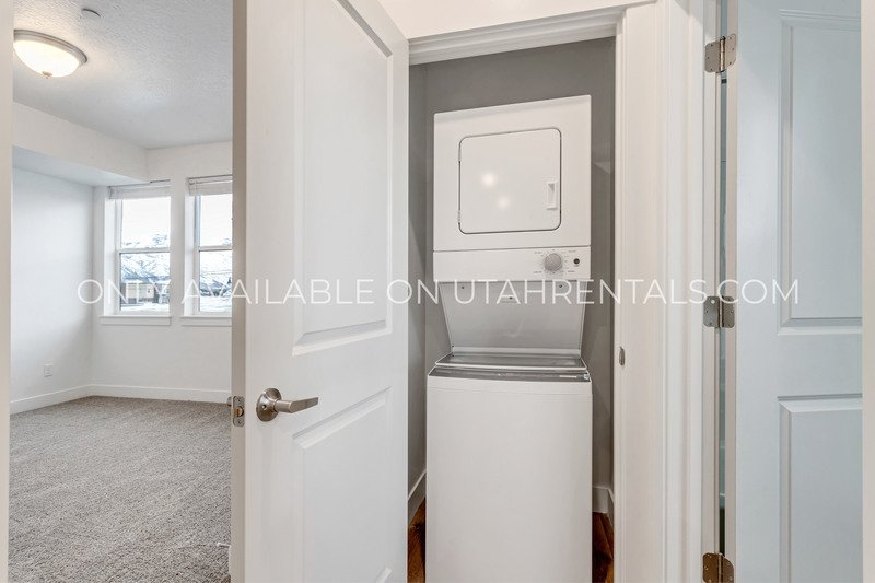 Brand New Townhome Style Apartment For Rent property image