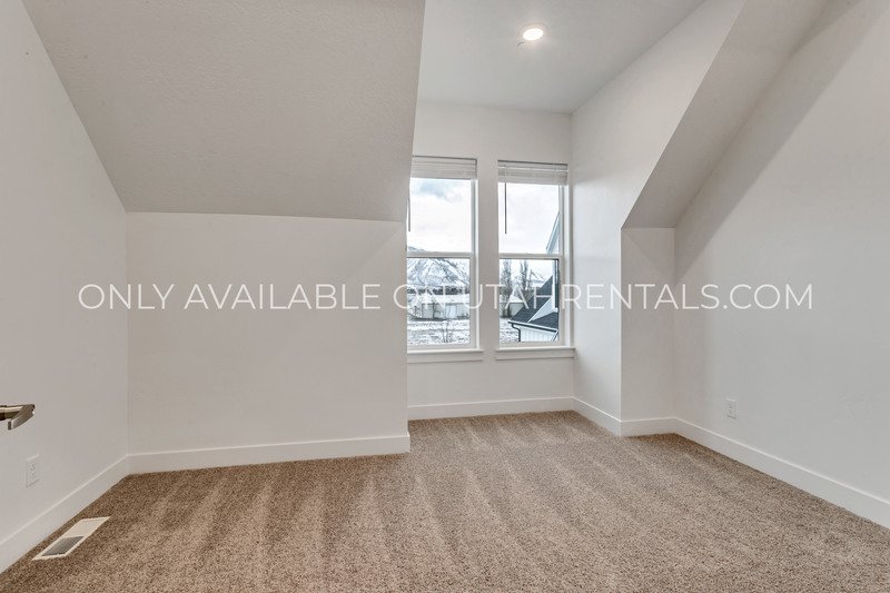 Brand New Townhome Style Apartment For Rent property image