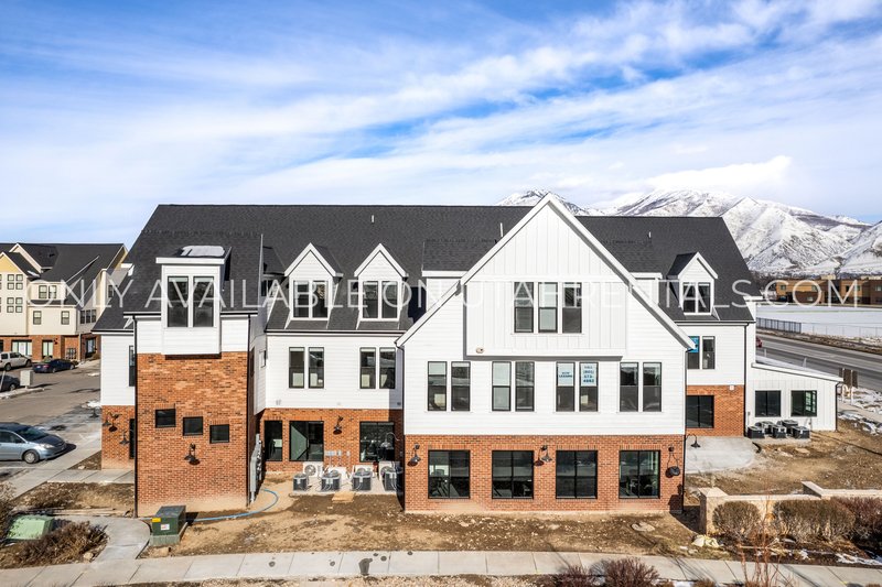 Brand New Townhome Style Apartment For Rent property image